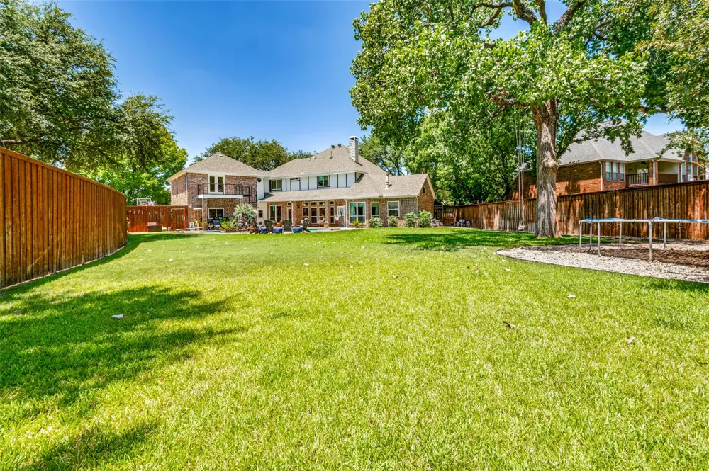 261 Candlelight Cove Coppell, TX 75019