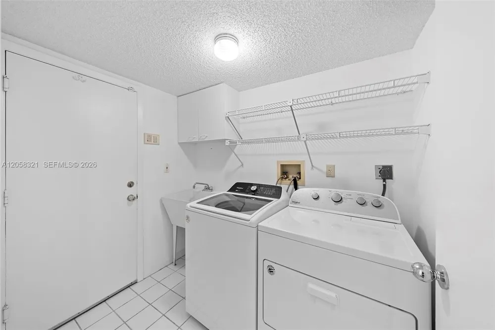 3748 NE 209th Ter Aventura, FL 33180