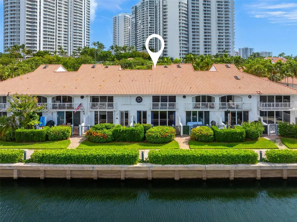 3748 NE 209th Ter Aventura, FL 33180