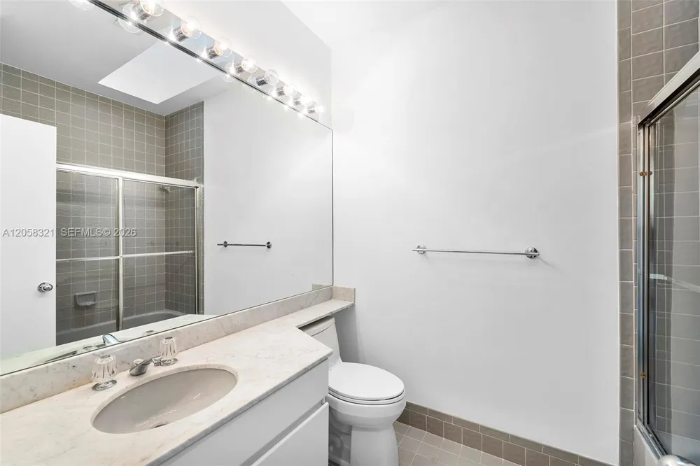 3748 NE 209th Ter Aventura, FL 33180