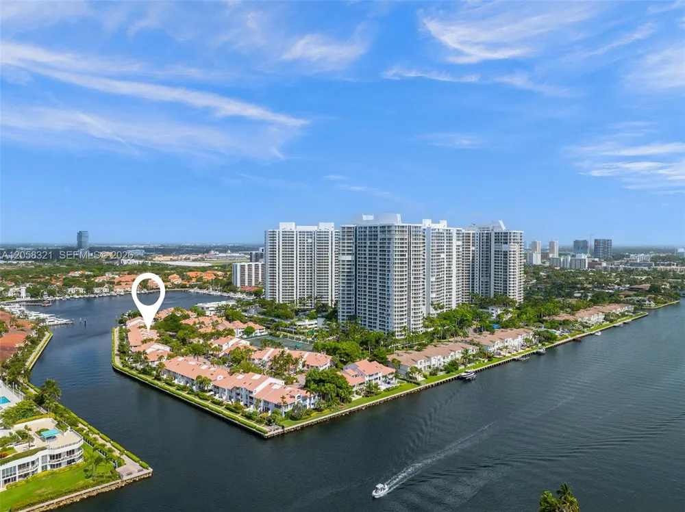 3748 NE 209th Ter Aventura, FL 33180