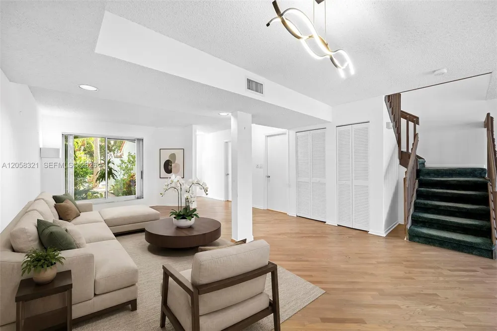 3748 NE 209th Ter Aventura, FL 33180