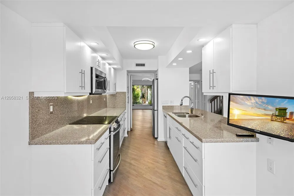 3748 NE 209th Ter Aventura, FL 33180