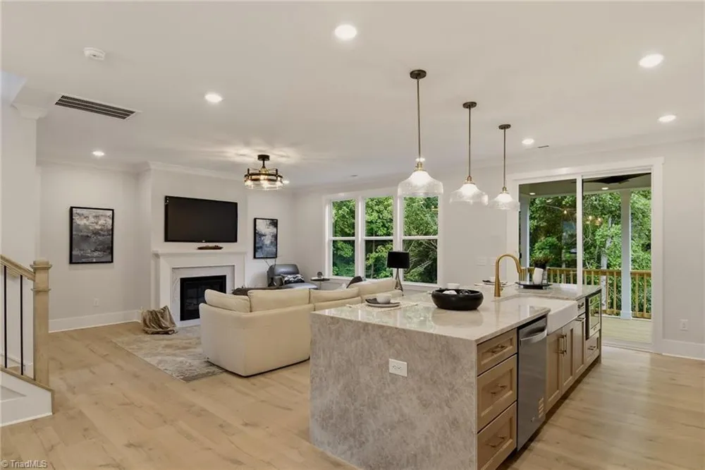 1005 W Pinehurst Court #1042 Clemmons, NC 27012