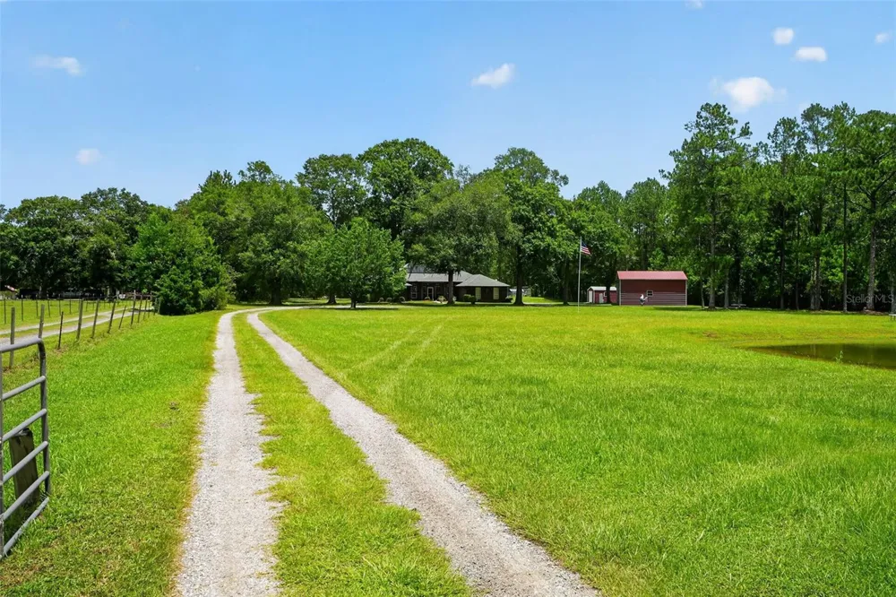 2527 NW COUNTY ROAD 225 Lawtey, FL 32058