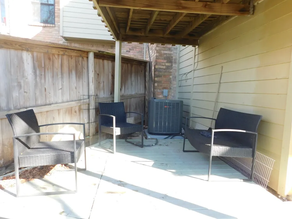 622 Crowley Road Arlington, TX 76012