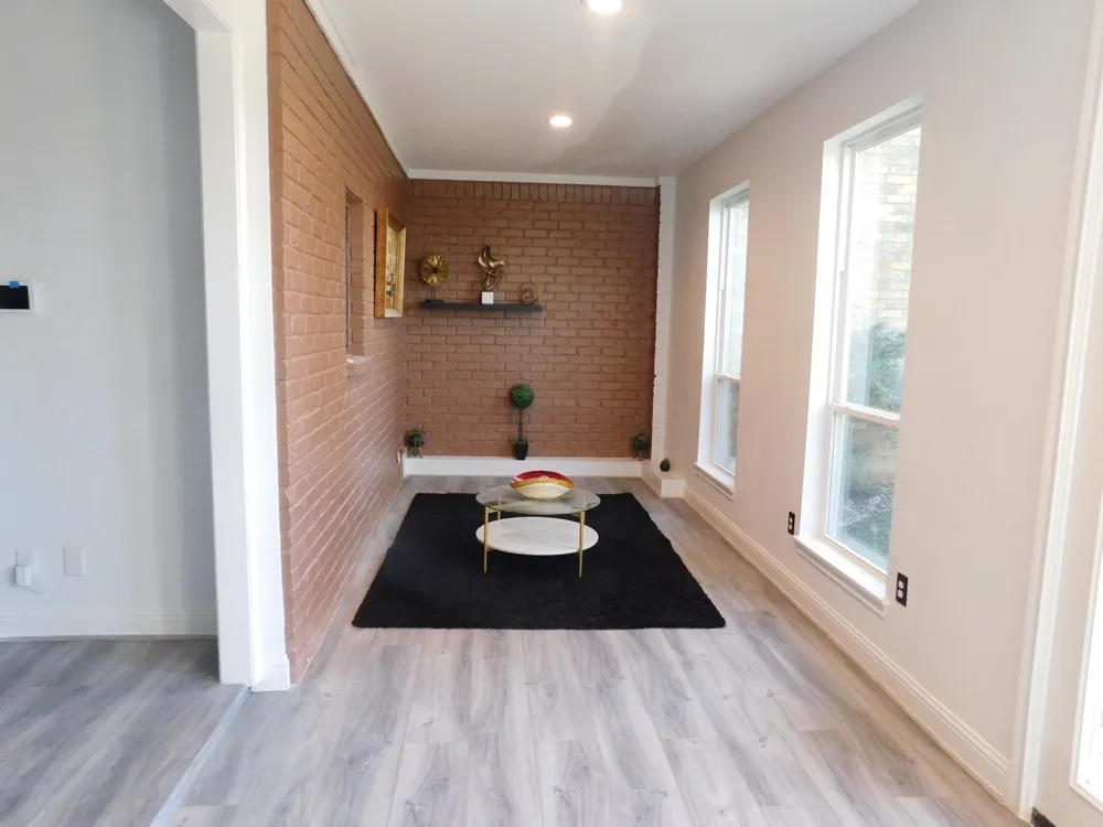 622 Crowley Road Arlington, TX 76012