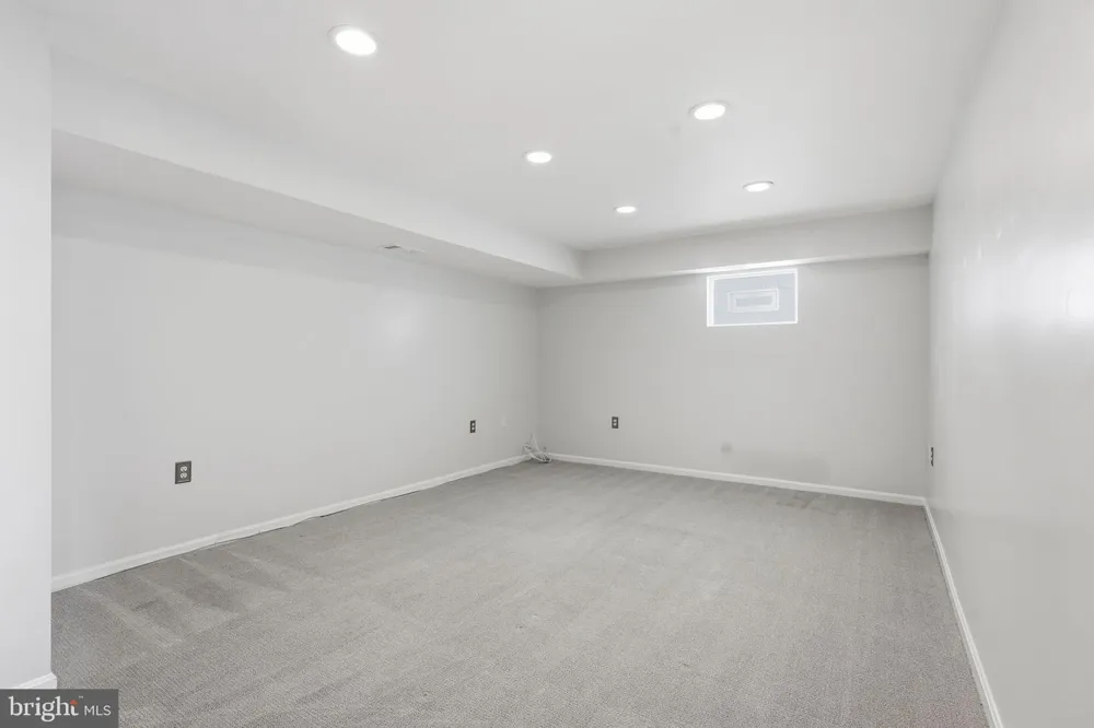 7690 GREEN GARLAND DRIVE Springfield, VA 22153