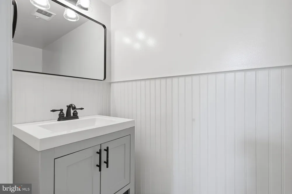 7690 GREEN GARLAND DRIVE Springfield, VA 22153