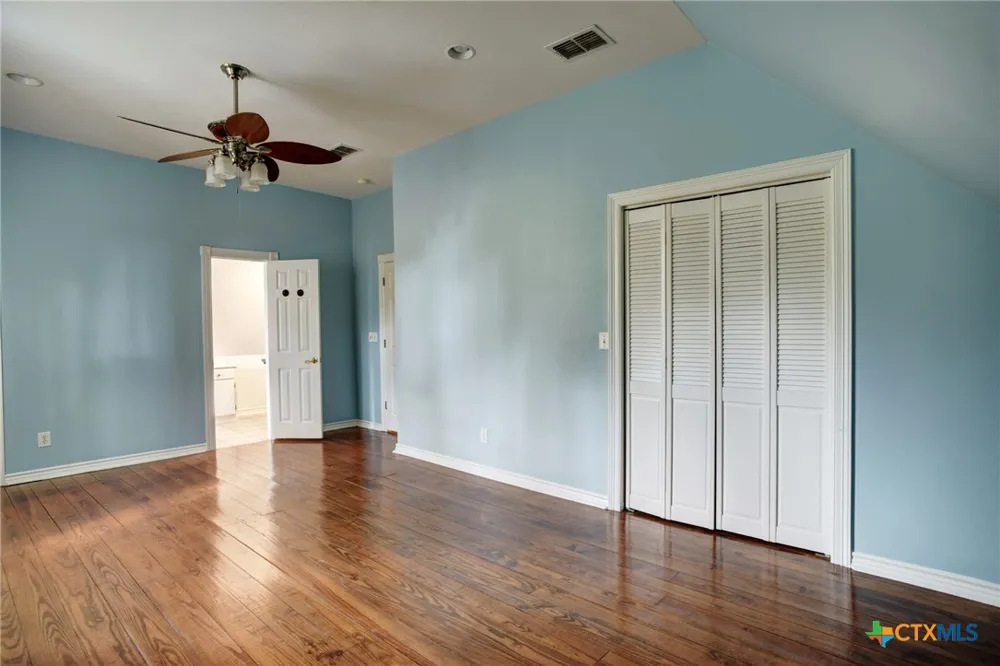 1322 Avenue F #A Shiner, TX 77984
