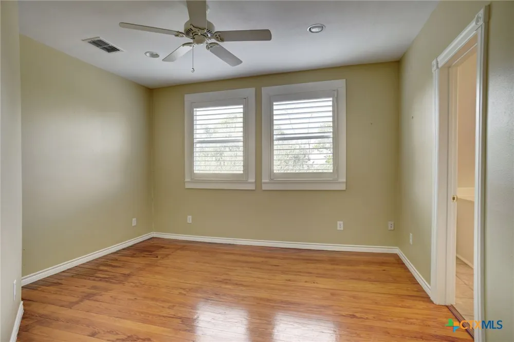 1322 Avenue F #A Shiner, TX 77984