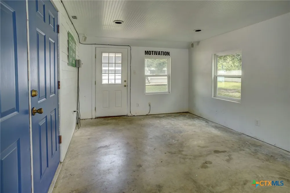 1322 Avenue F #A Shiner, TX 77984