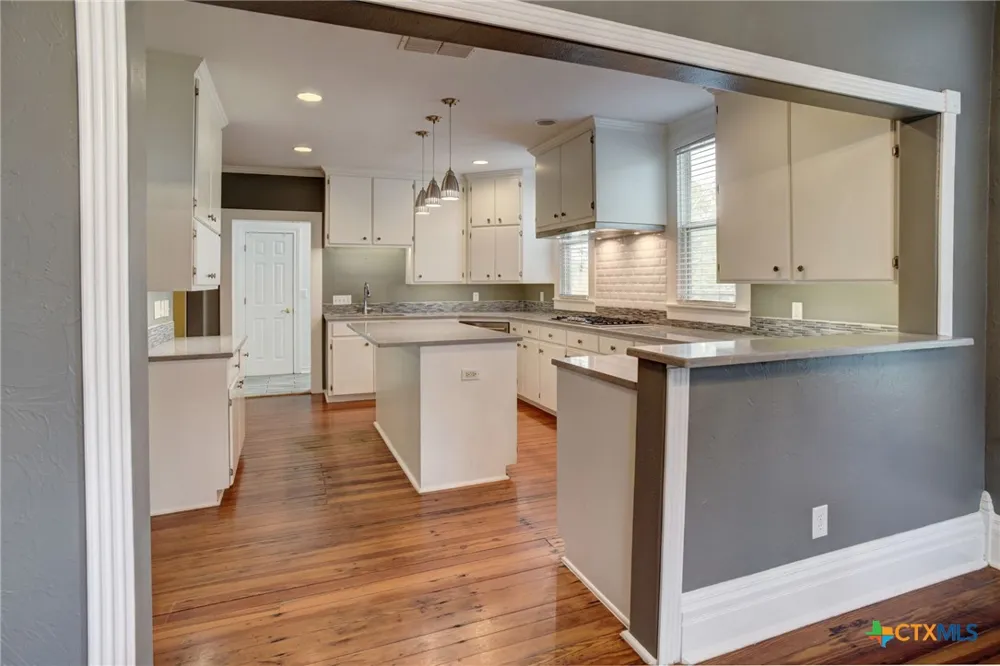 1322 Avenue F #A Shiner, TX 77984