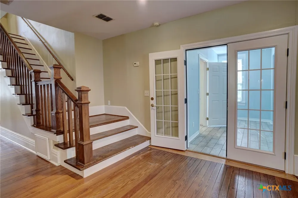 1322 Avenue F #A Shiner, TX 77984