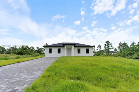 708 PEACOCK AVE