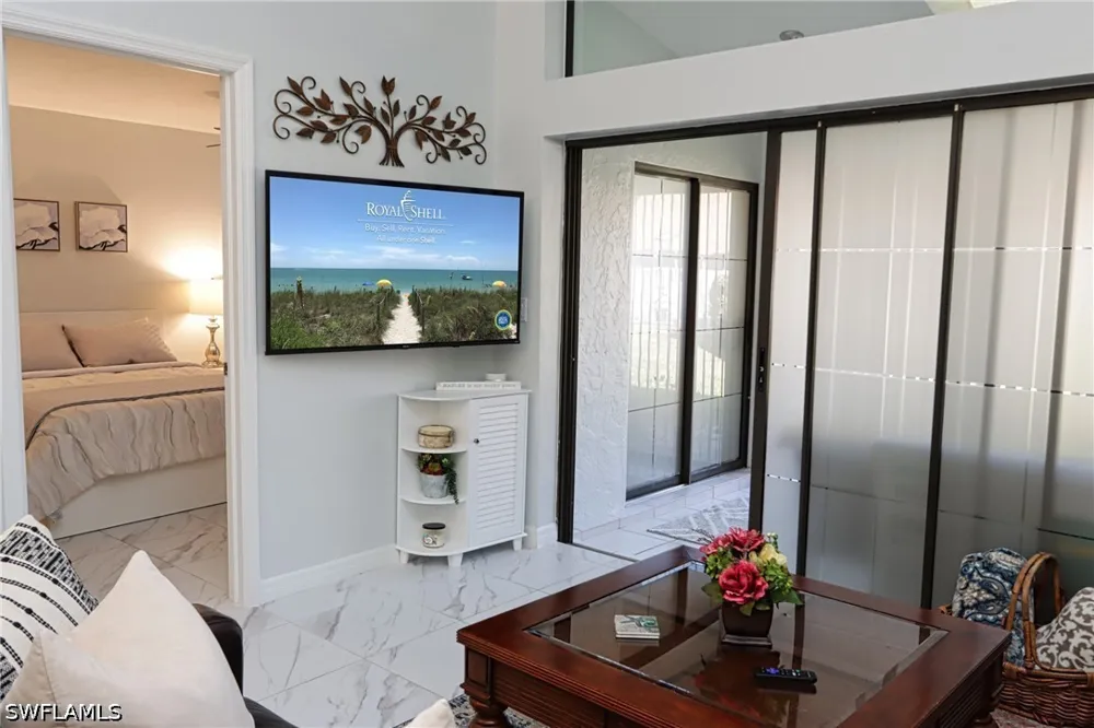 Queen Anne Lane #203 Naples, FL 34109