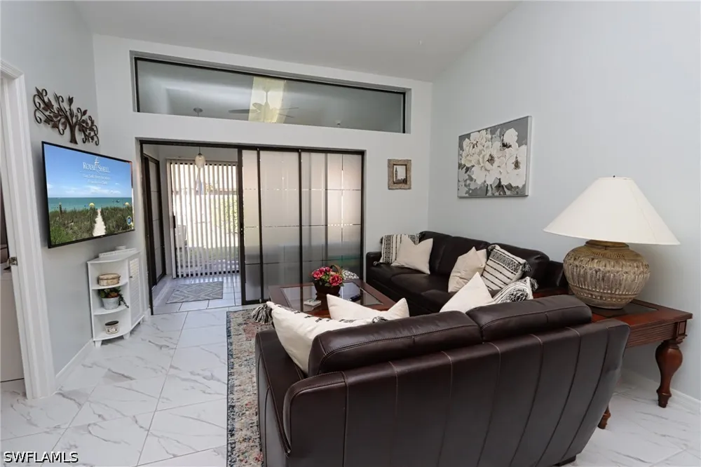 Queen Anne Lane #203 Naples, FL 34109