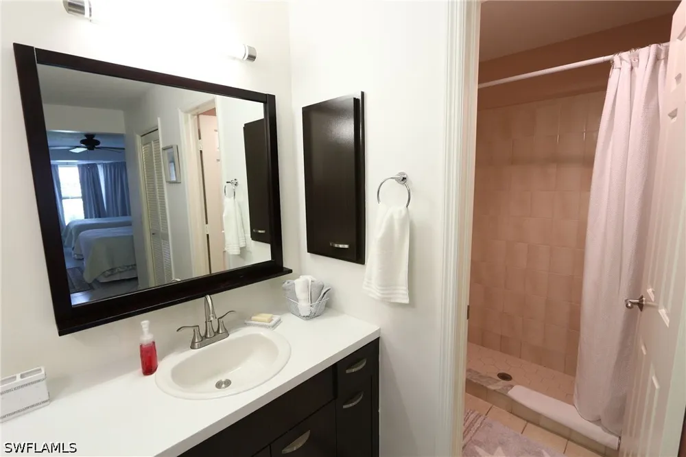 Queen Anne Lane #203 Naples, FL 34109