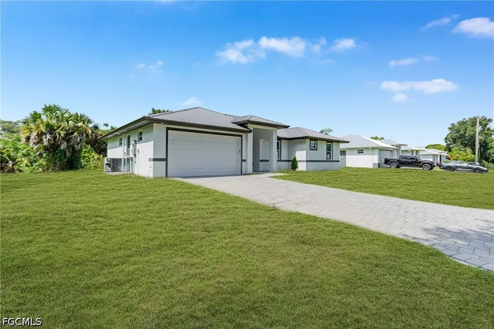 4th Avenue Labelle, FL 33935