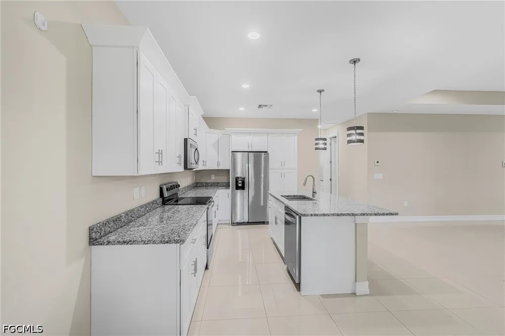 4th Avenue Labelle, FL 33935