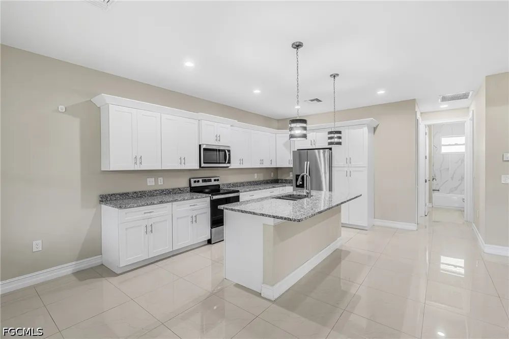 4th Avenue Labelle, FL 33935