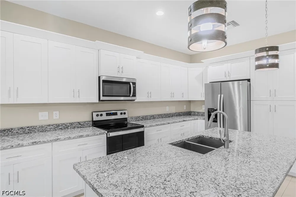 4th Avenue Labelle, FL 33935