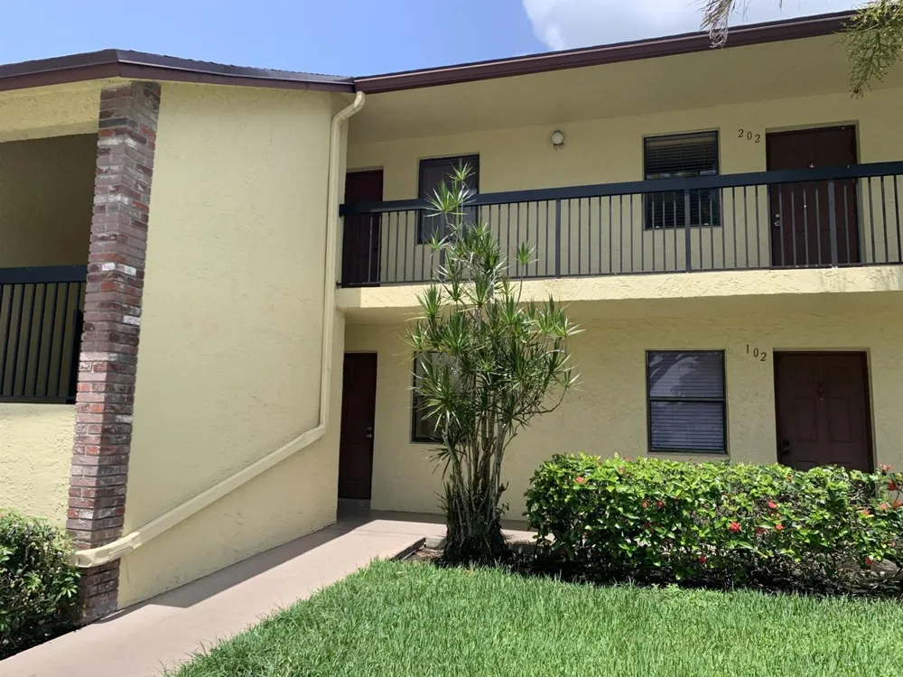 10011 Winding Lake Road #101 Sunrise, FL 33351