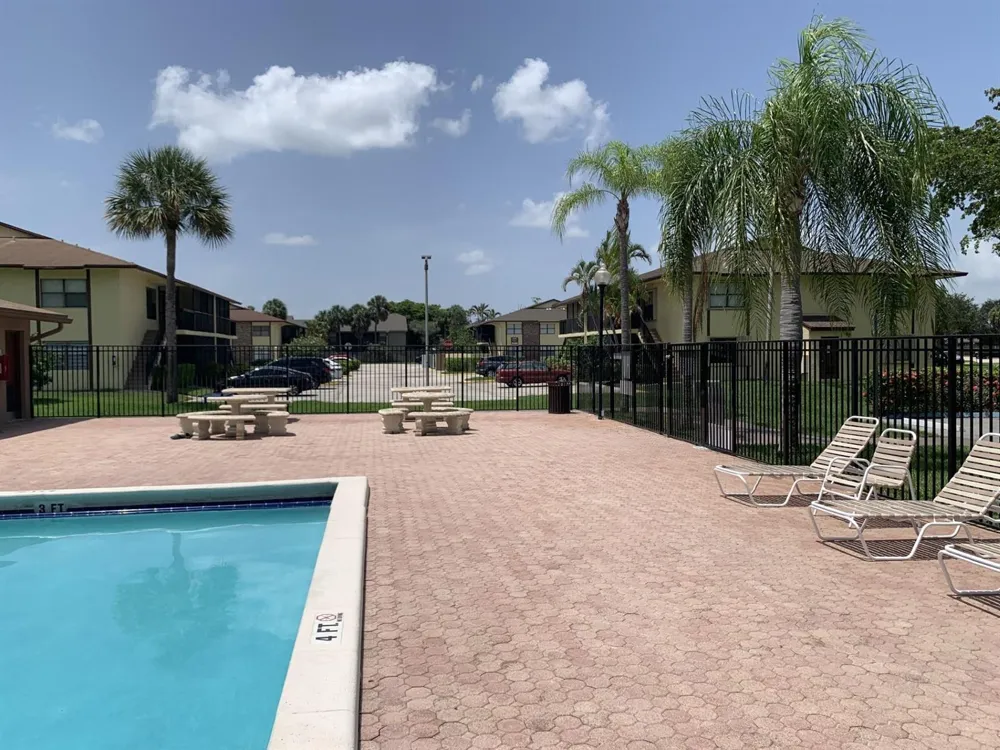10011 Winding Lake Road #101 Sunrise, FL 33351