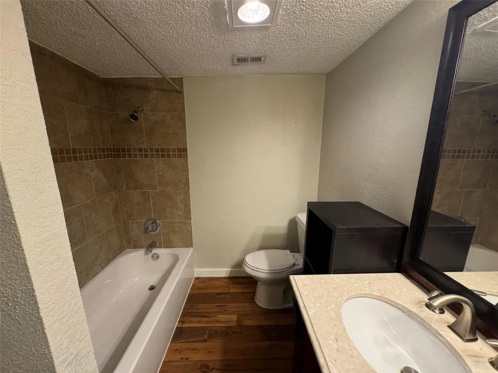 2721 Hurstview Drive #D Hurst, TX 76054