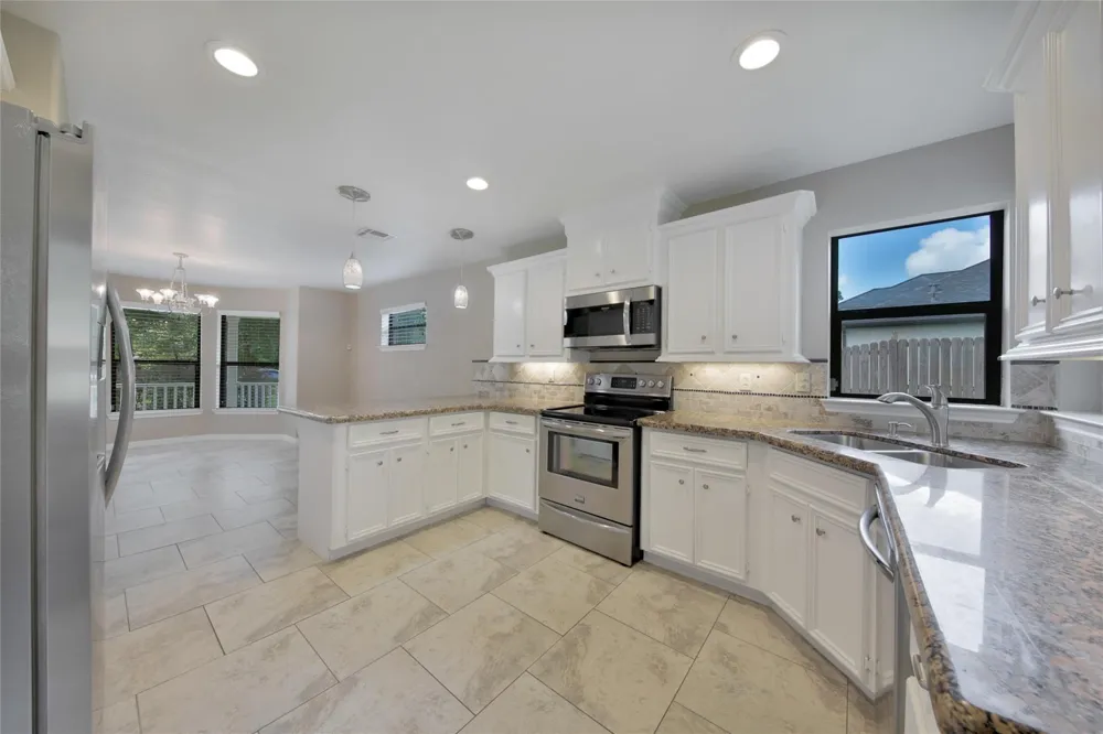 710 W Rollingwood Pinehurst, TX 77362