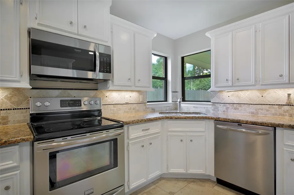 710 W Rollingwood Pinehurst, TX 77362