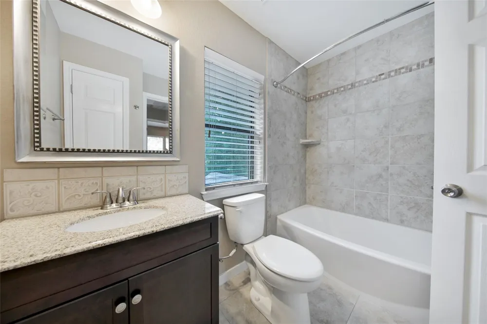 710 W Rollingwood Pinehurst, TX 77362