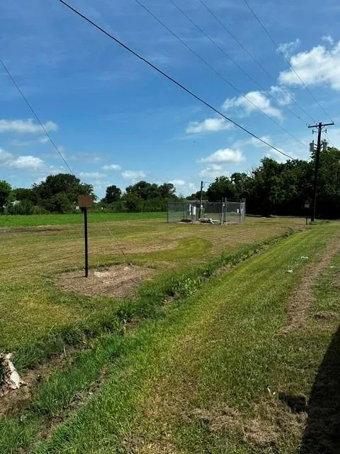 30 Warwick Street Eagle Lake, TX 77434