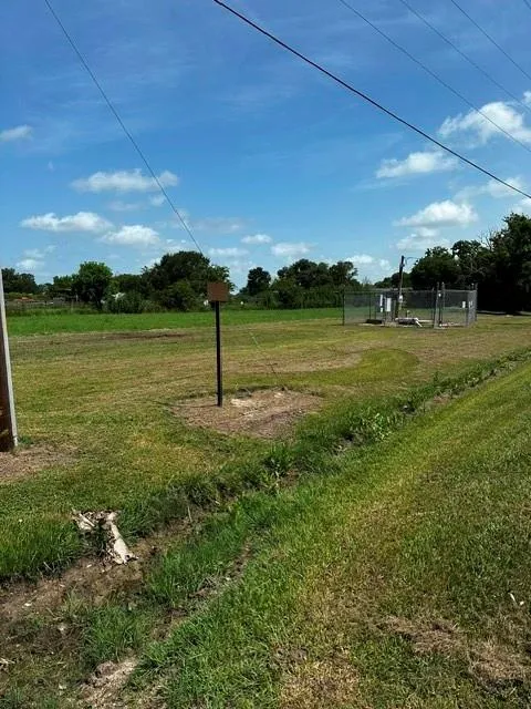 30 Warwick Street Eagle Lake, TX 77434
