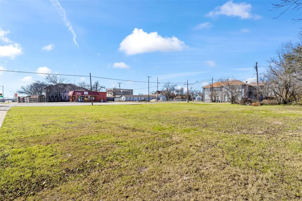 703 Main Street Taylor, TX 76574