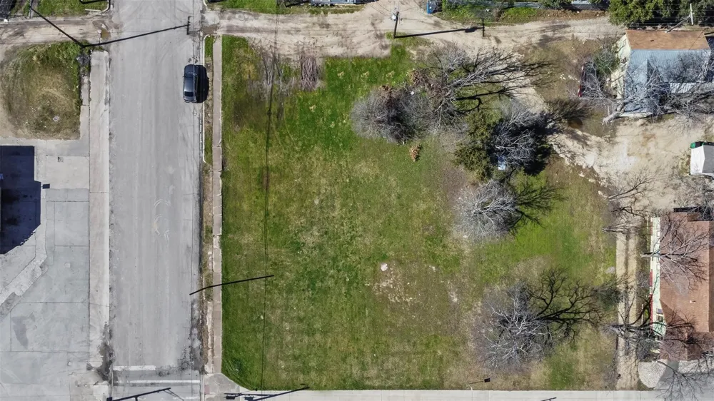 703 Main Street Taylor, TX 76574