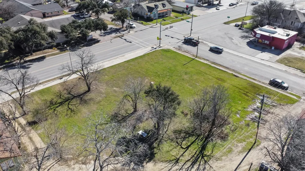 703 Main Street Taylor, TX 76574