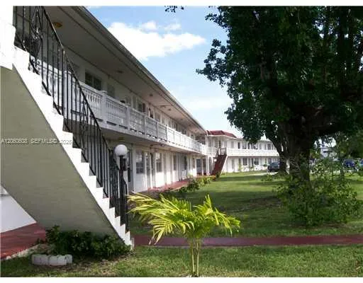 165 NE 203rd Ter #26 Miami Gardens, FL 33179