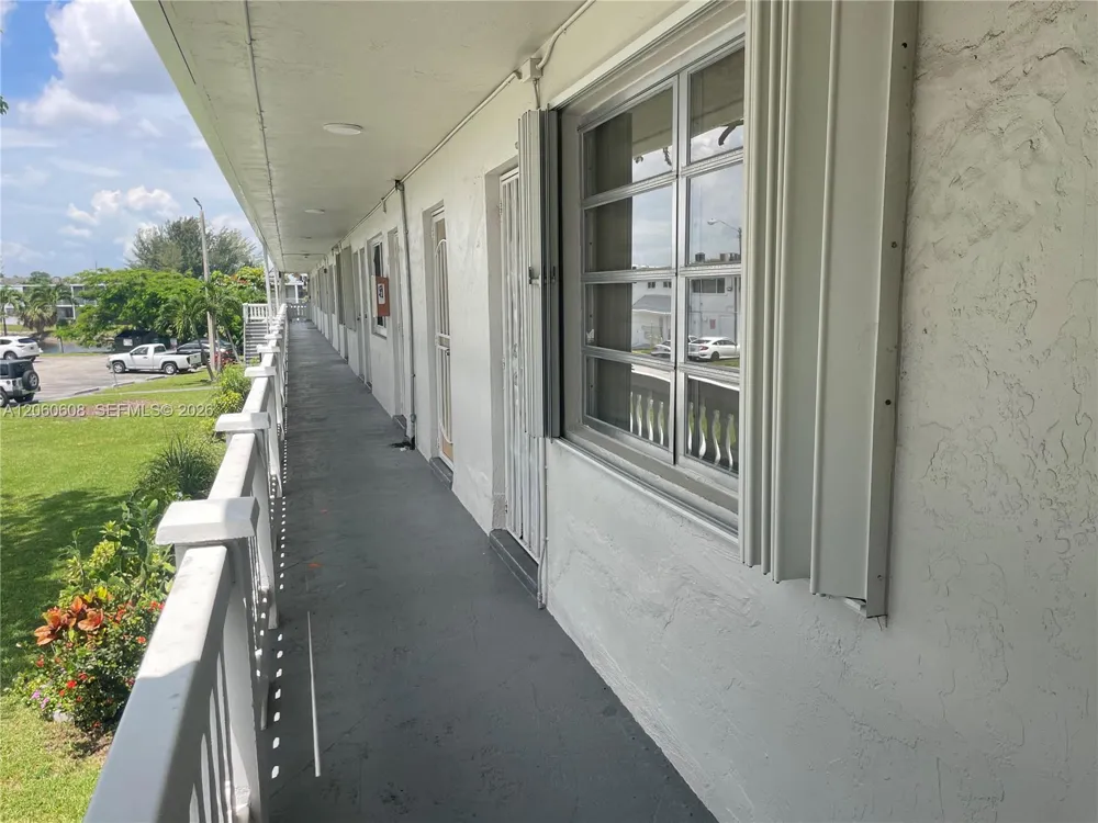165 NE 203rd Ter #26 Miami Gardens, FL 33179