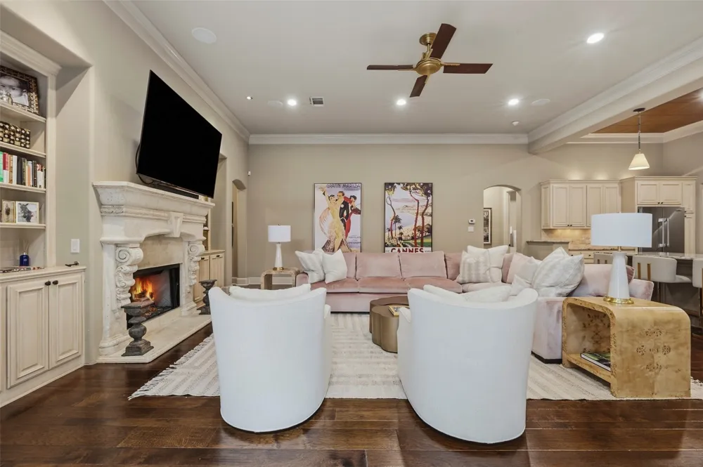 414 Wyndham Crest Westworth Village, TX 76114