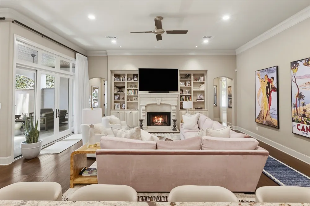 414 Wyndham Crest Westworth Village, TX 76114