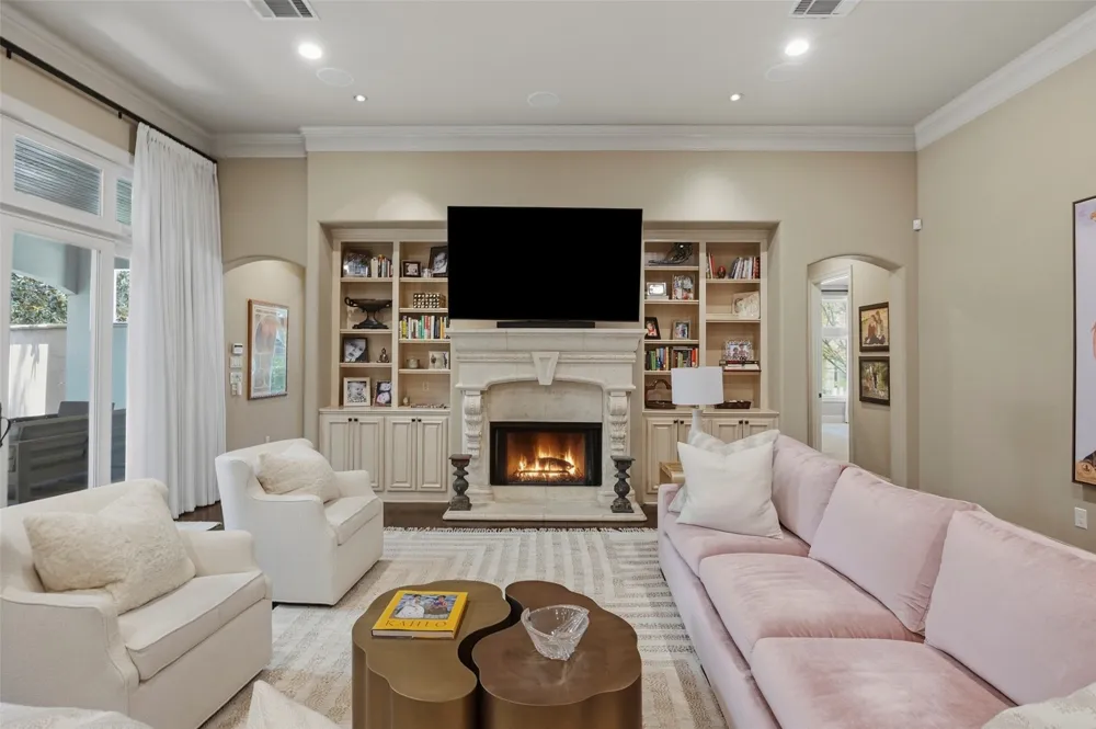 414 Wyndham Crest Westworth Village, TX 76114