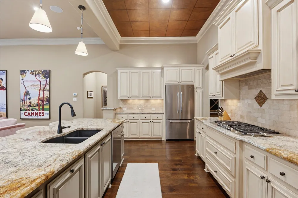 414 Wyndham Crest Westworth Village, TX 76114