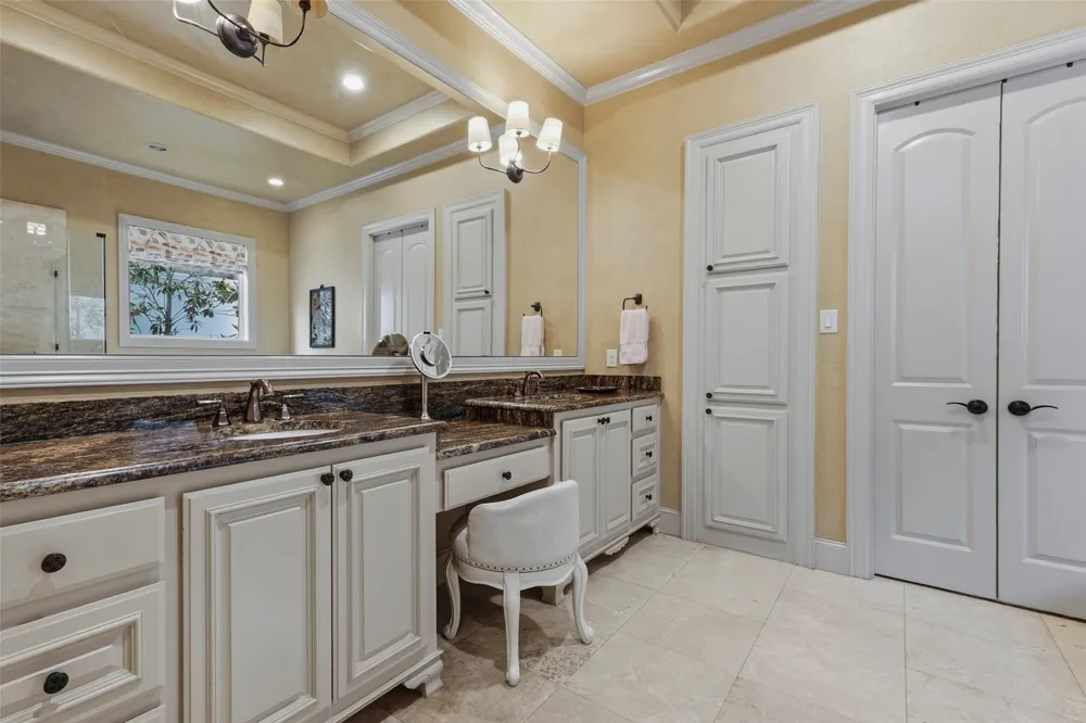 414 Wyndham Crest Westworth Village, TX 76114