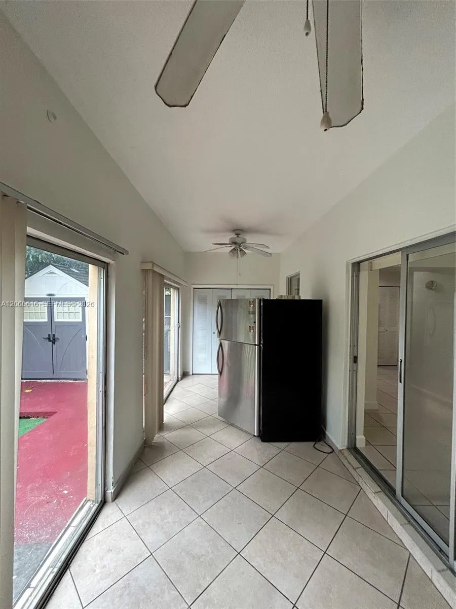 9224 SW 4th Ter Miami, FL 33174