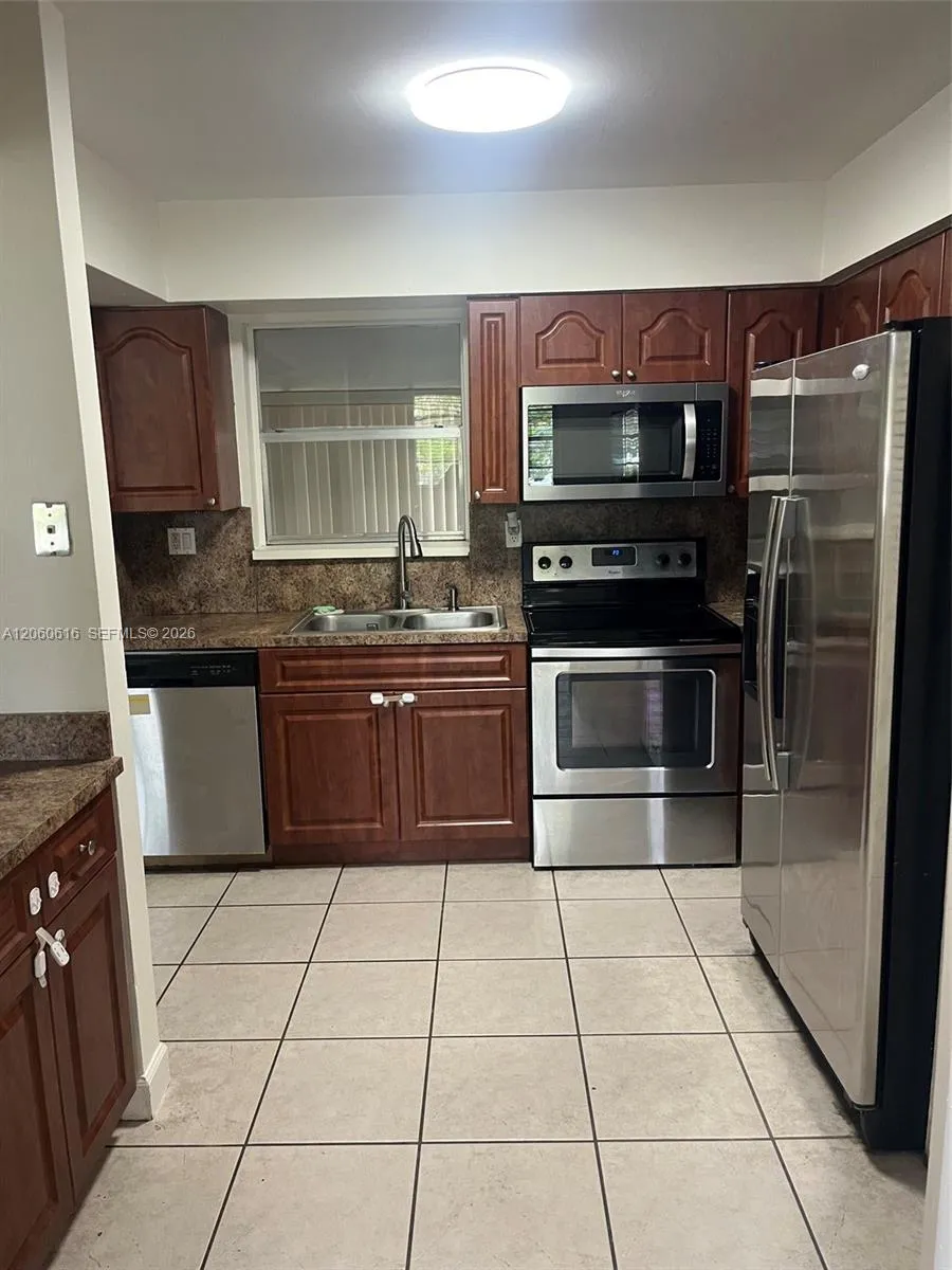 9224 SW 4th Ter Miami, FL 33174