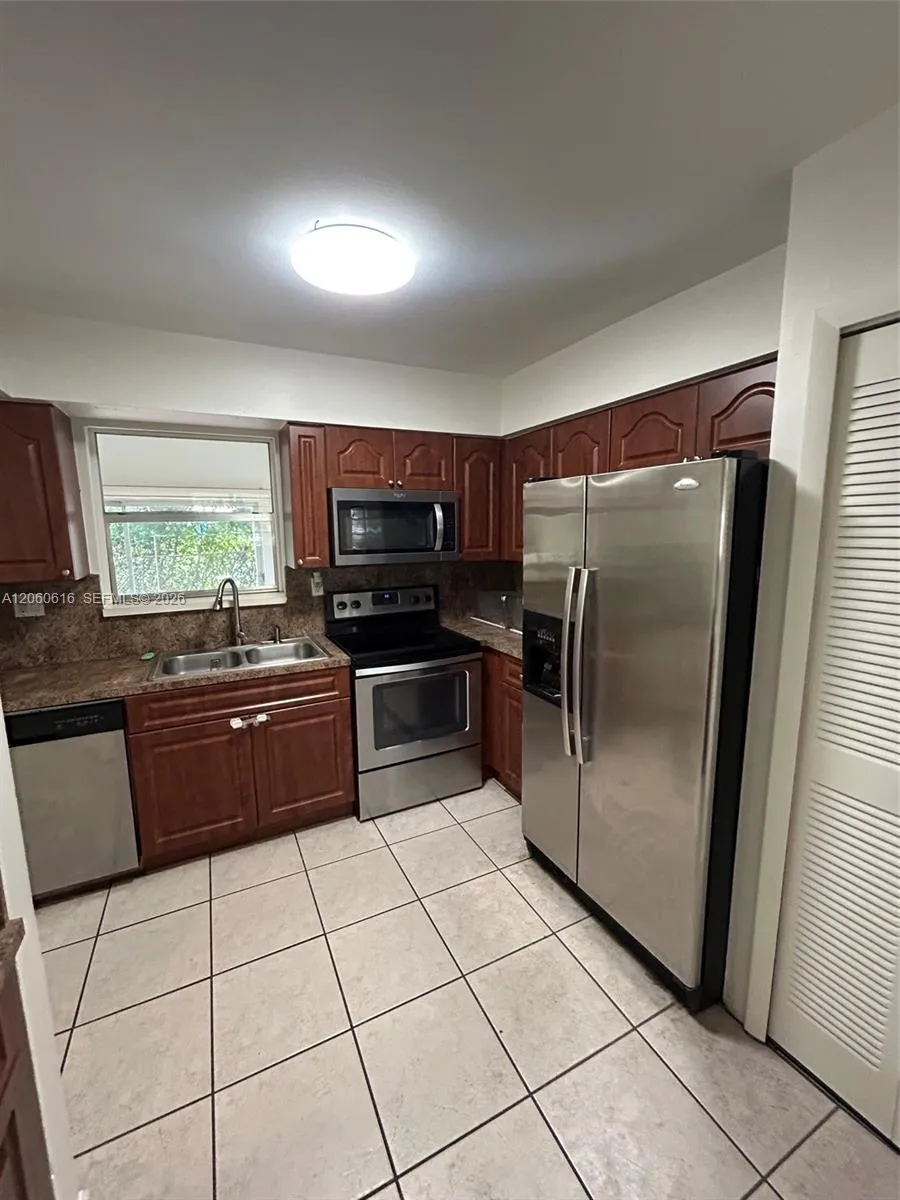 9224 SW 4th Ter Miami, FL 33174