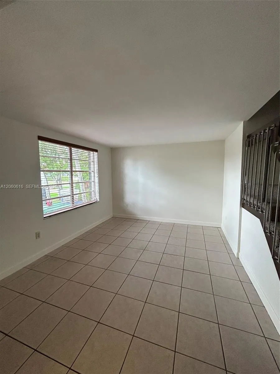9224 SW 4th Ter Miami, FL 33174