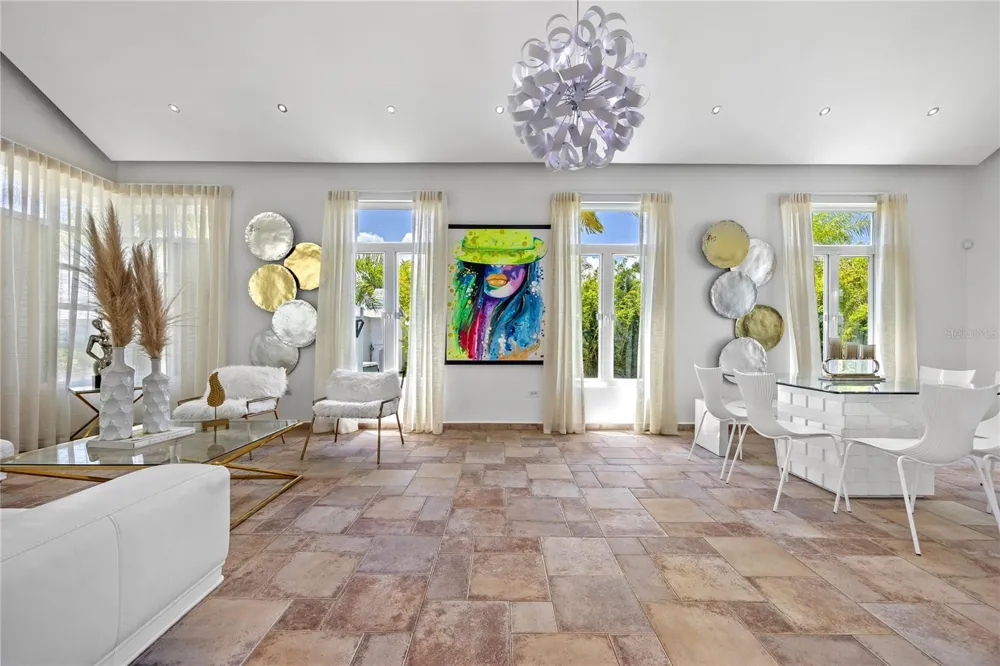 35 PASEO LAS PALMAS Dorado, PR 00646