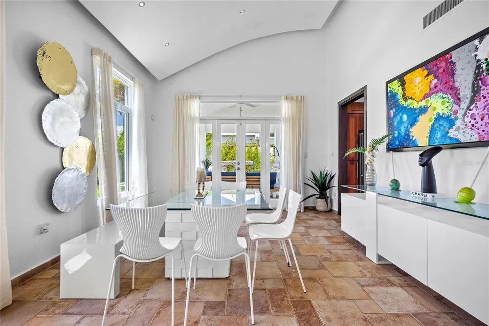 35 PASEO LAS PALMAS Dorado, PR 00646
